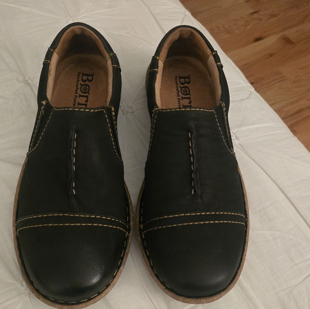 NWT BORN NAMPA Black Nubuck Size 8. 10% OFF FINAL PRICE DROP